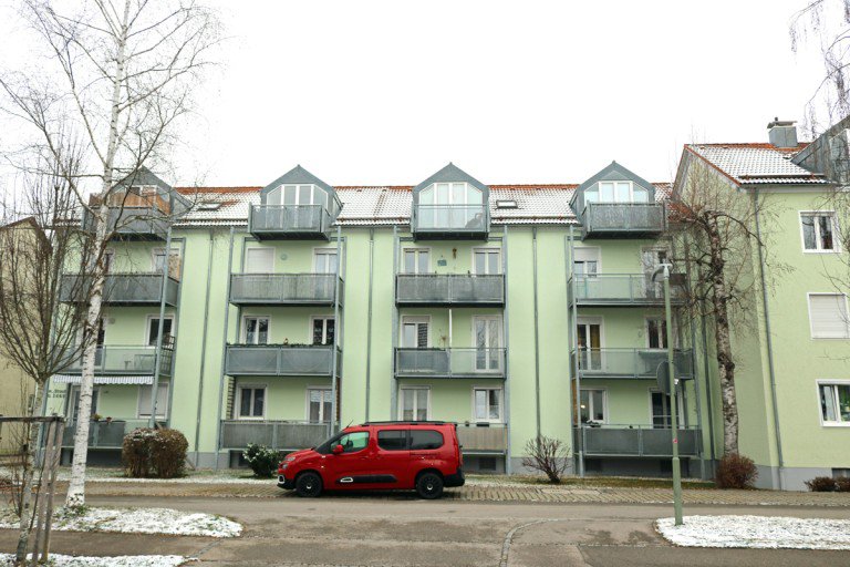 Hausansicht S�d Buchloe - Buchloe Etagenwohnung Ruhige 2- Zimmerwohnung mit Balkon