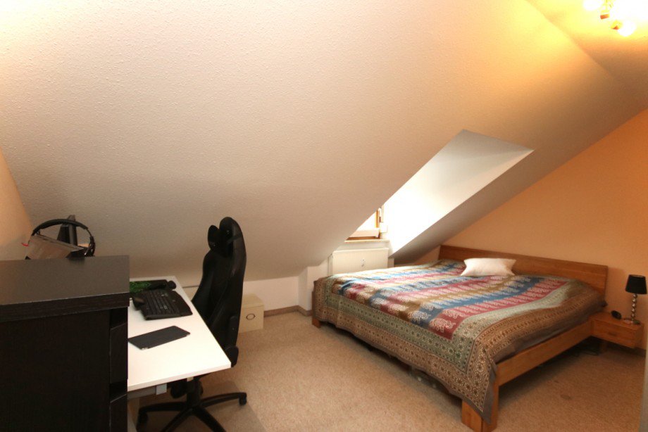 Schlafzimmer Dachgeschosswohnung Kaufbeuren