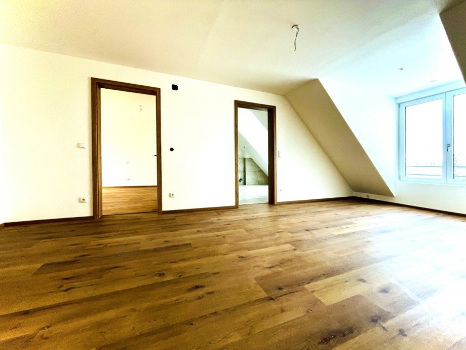 gro�er Flur Obergeschoss Doppelhaush�lfte Mauerstetten