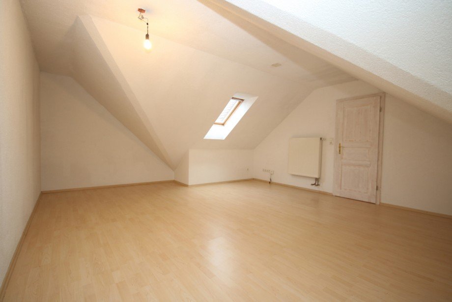 Zimmer �ber Garage Etagenwohnung Buchloe