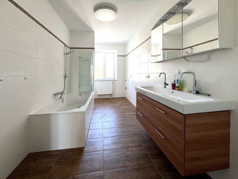 Bad mit Wanne Etagenwohnung Kaufbeuren