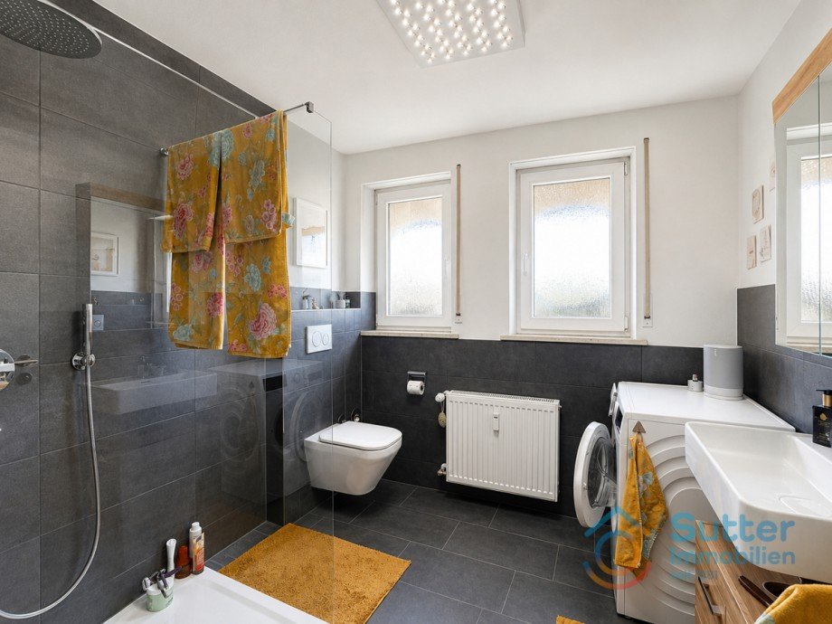 Bad Wohnung 1OG Mehrfamilienhaus Pforzen
