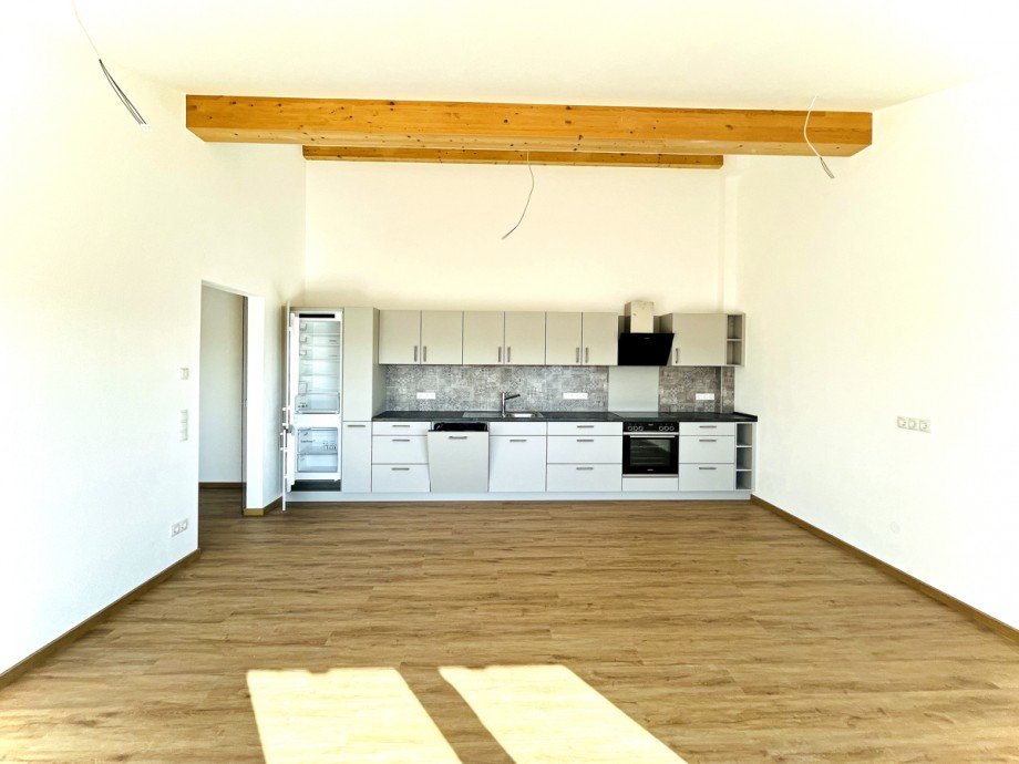 Wohnraum mit K�che Dachgeschosswohnung Aitrang