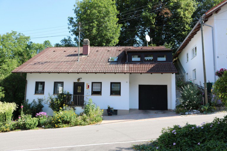 Westansicht Kaltental - Frankenhofen bei Osterzell Einfamilienhaus Besichtigung am 15.12.2018 um 10.30 Uhr.Einfamilienhaus in Ortsrandlage