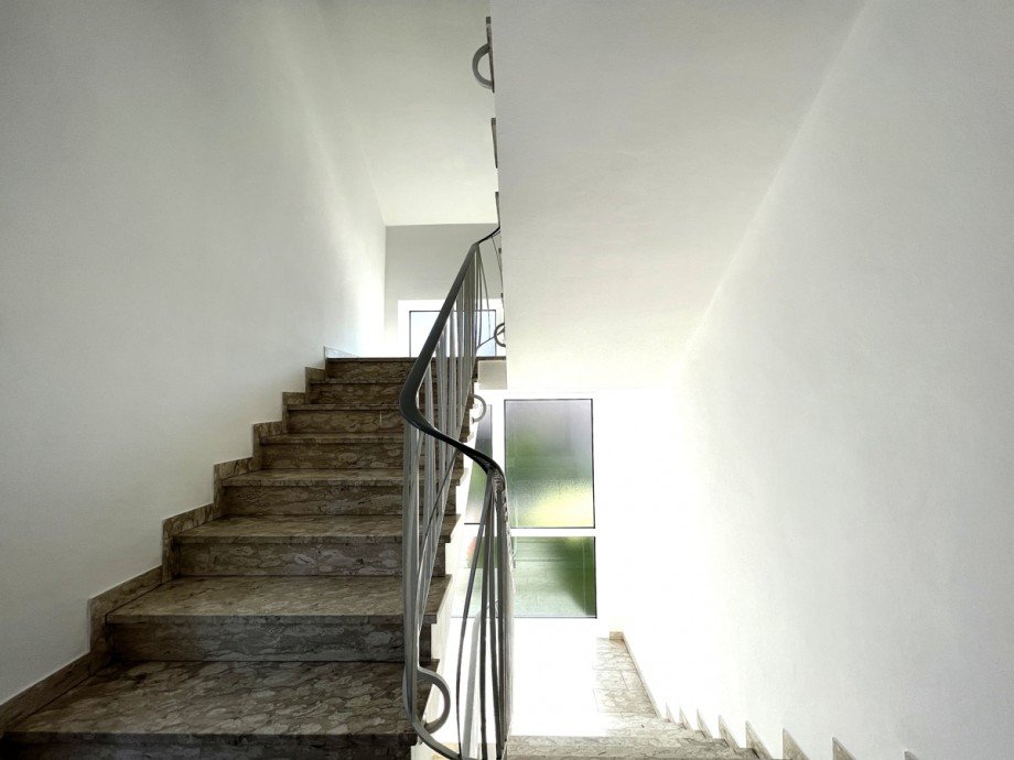 Treppenhaus 1. OG Mehrfamilienhaus Kaufbeuren