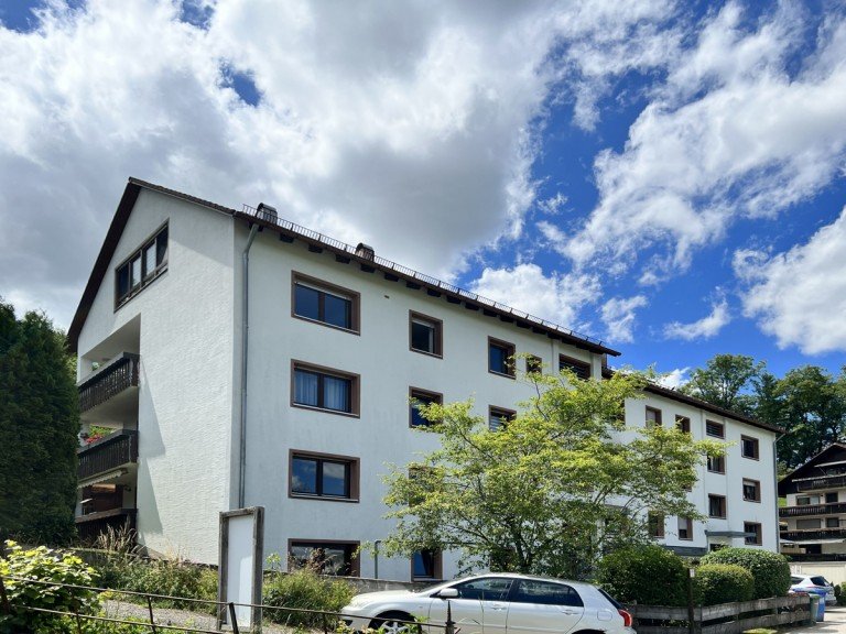 S�dostansicht Kaufbeuren - Kaufbeuren Etagenwohnung 4-Zimmer-Eigentumswohnung mit Kachelofen und Garage.
