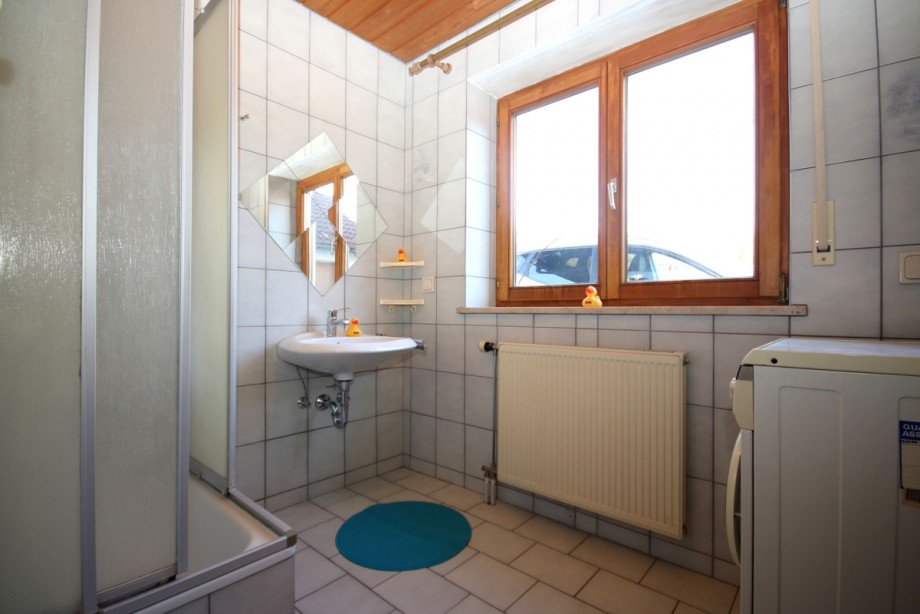 Hauswirtschaft und Dusche Doppelhaush�lfte Kaltental