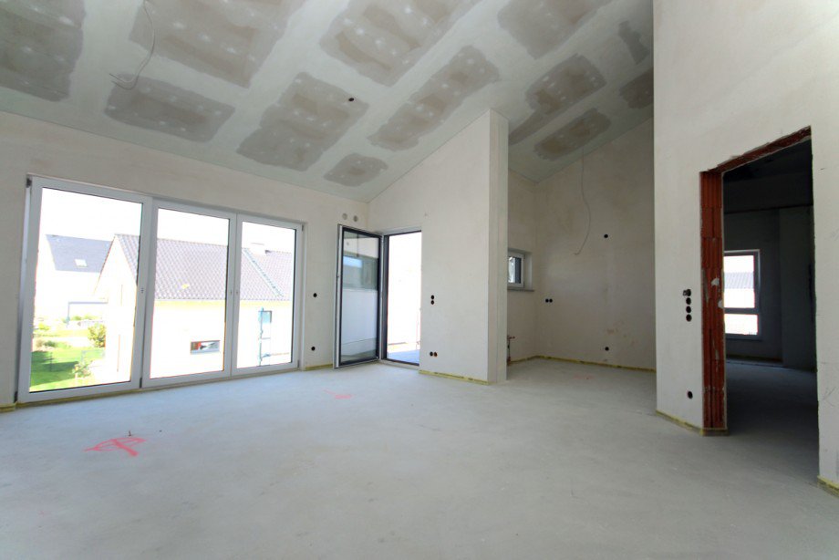 Wohnzimmer mit Blick in K�che Etagenwohnung Mauerstetten