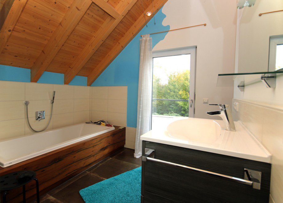 Bad mit Badewanne Einfamilienhaus Buchloe
