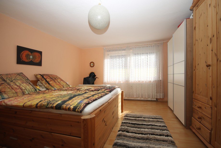 Schlafen 1. OG links Mehrfamilienhaus Rieden