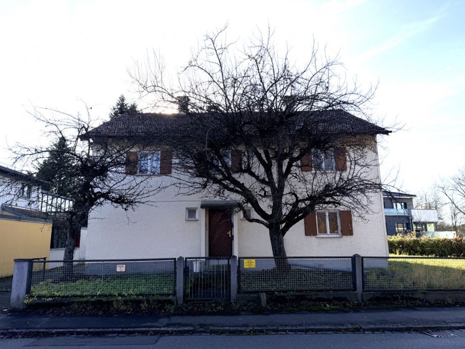 Eingangsseite Zweifamilienhaus Kaufbeuren