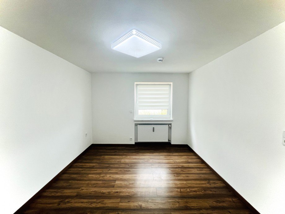 Schlafzimmer Souterrainwohnung Germaringen