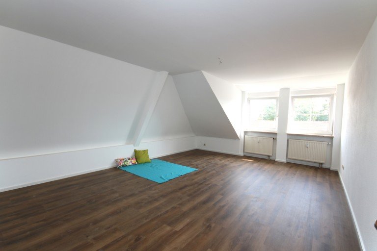 Wohnzimmer Marktoberdorf - Marktoberdorf Etagenwohnung Renovierte Dachgeschosswohnung zum Wohlf�hlen