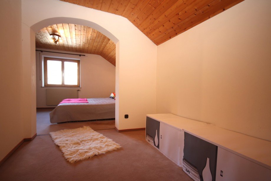 Ankleide Doppelhaush�lfte Kaltental