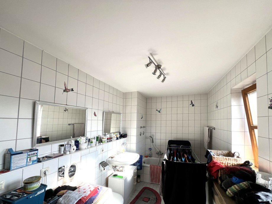 Bad mit Wanne Etagenwohnung Biessenhofen