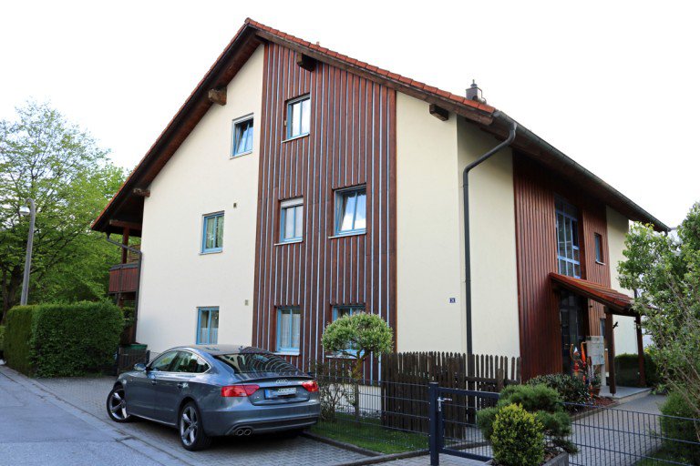 Hausansicht Kaufbeuren - Neugablonz Etagenwohnung Renovierte 3 Zimmerwohnung mit eigener Terrasse und Gartenanteil.