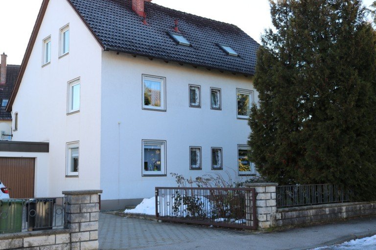 Ansicht Kaufbeuren - Neugablonz Etagenwohnung 3 Zimmer-Dachgeschosswohnung mit Garage in Neugablonz