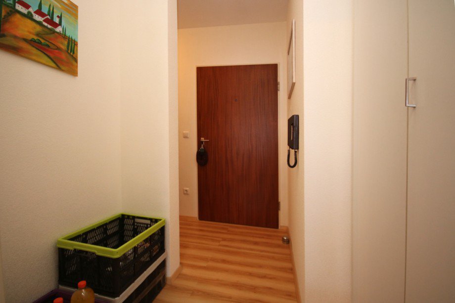 Flur m. Einbauschrank Etagenwohnung Marktoberdorf