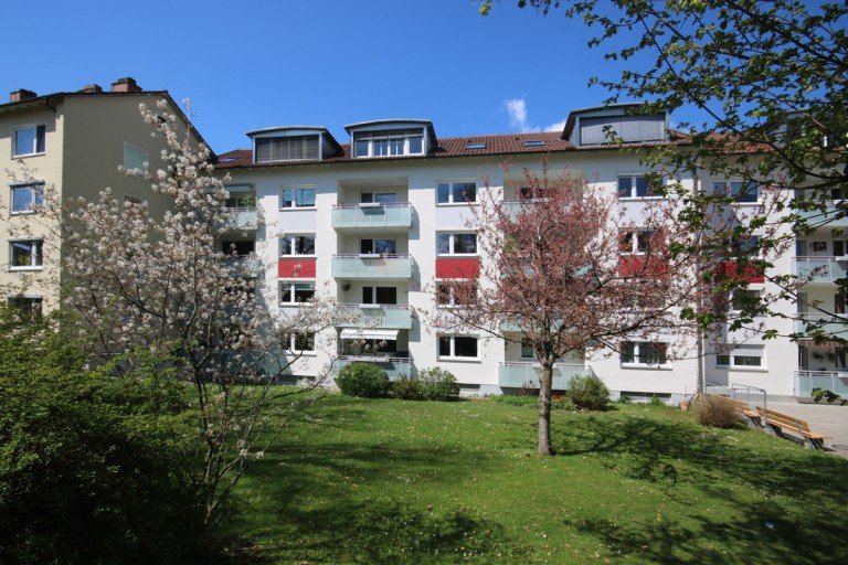S�dansicht Kempten - Kempten Dachgeschosswohnung 2 Zimmer-Eigentumswohnung mit Blick ins Gr�ne.