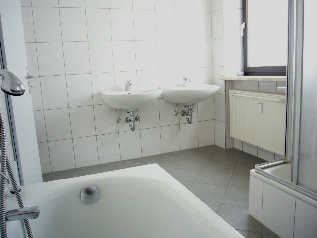 Bad - Obergeschoss Mehrfamilienhaus Marktoberdorf