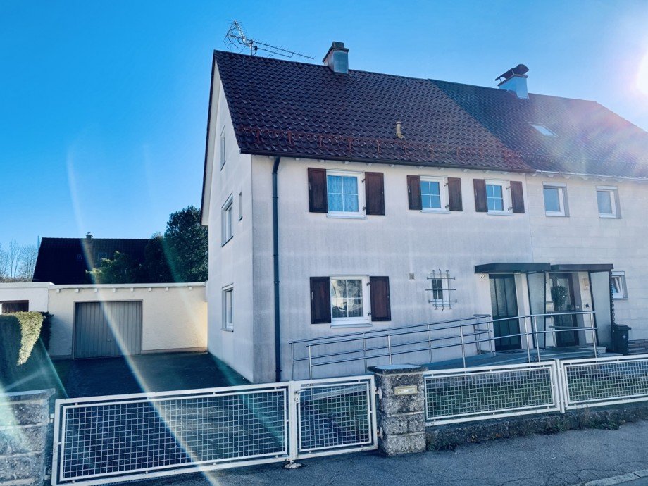 Eingang und Garage Doppelhaush�lfte Kaufbeuren