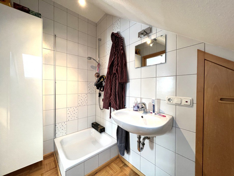 Dusche/WC DG Doppelhaush�lfte Pforzen