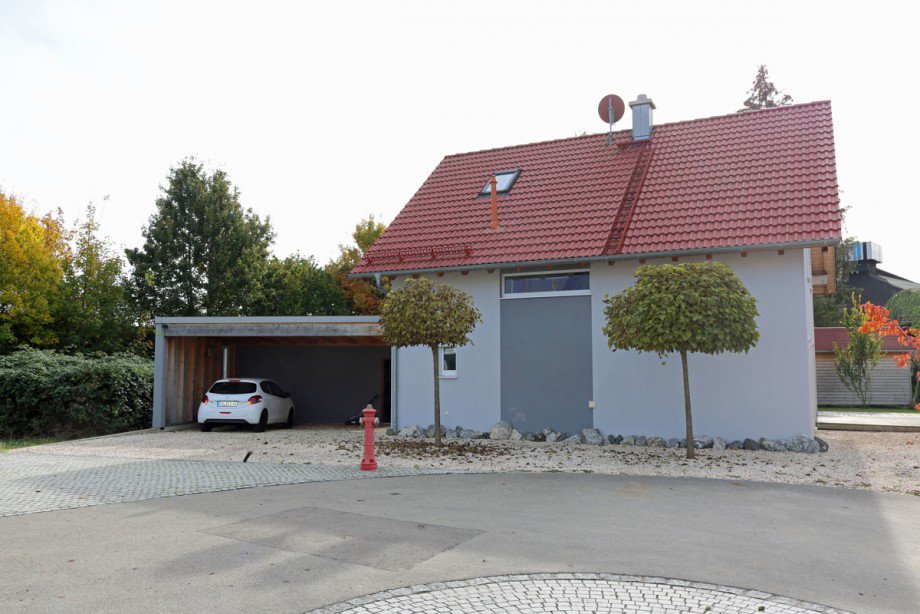Nordansicht mit Carport Einfamilienhaus Buchloe