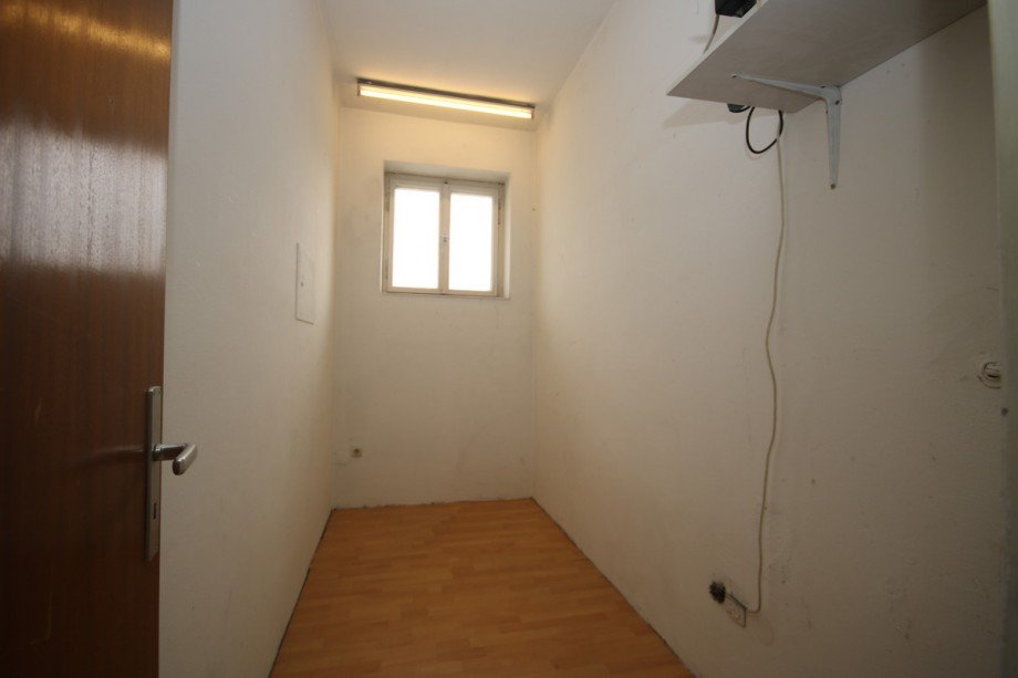 Platz f�r Akten B�rofl�che Kaufbeuren