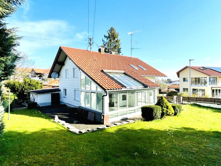 Ansicht S�d / West Ebersbach - Ebersbach, Kreis Marktoberdorf Einfamilienhaus Renovierungsbed�rftiges Einfamilienhaus - optional mit weiterem Grundst�ck