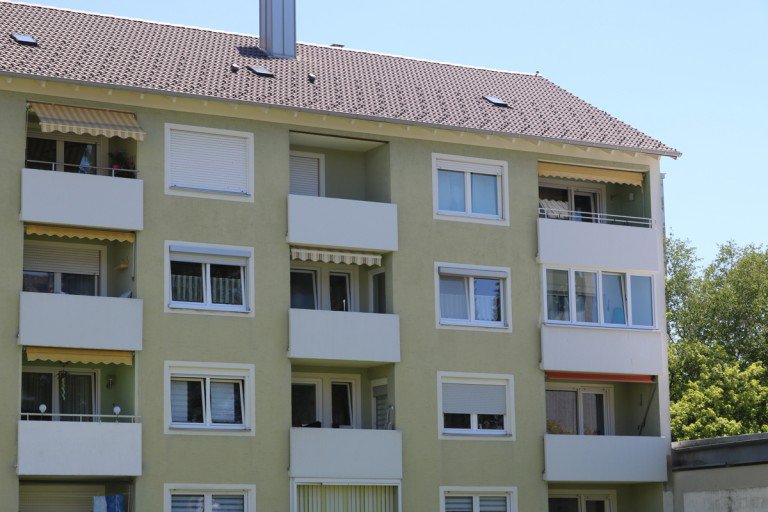 Westbalkon im 2. OG Kaufbeuren, Kaufbeuren (Kernstadt) - Kaufbeuren Etagenwohnung Teilm�blierte 2 Zimmerwohnung im Haken mit Westbalkon