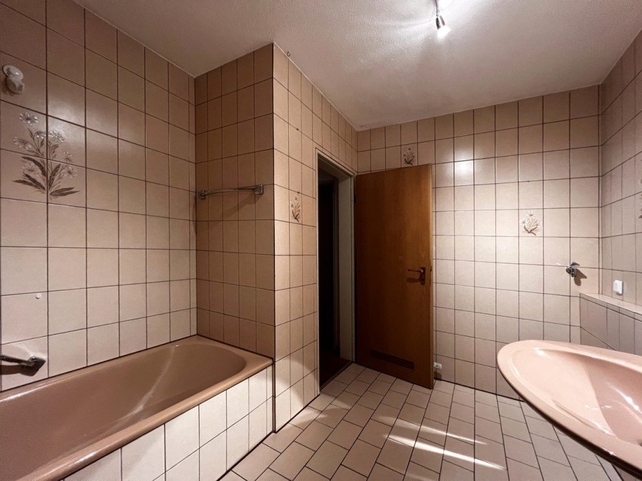 Bad mit Wanne Etagenwohnung Kaufbeuren