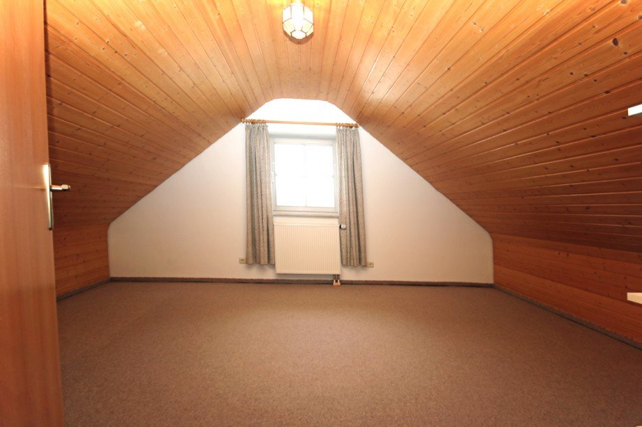 Zimmer Dachgeschoss Doppelhaush�lfte Kaufbeuren