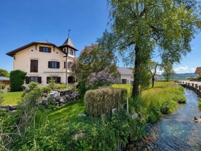 Hauptbild Einfamilienhaus mit Garage und Nebengeb�ude