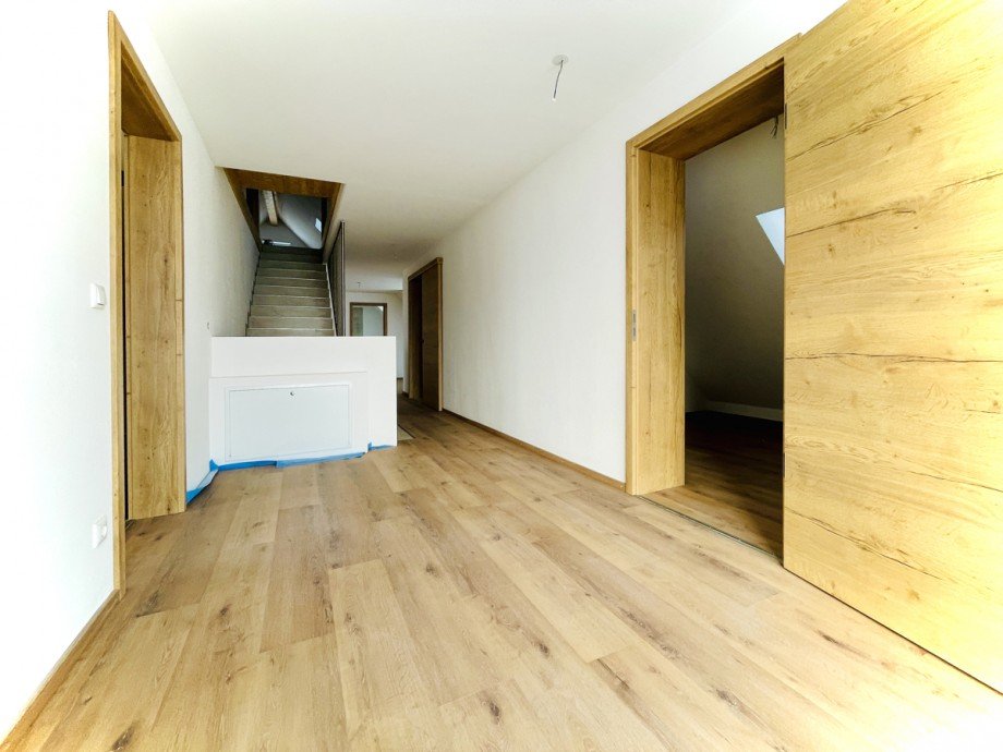Flur S�d Obergeschoss Doppelhaush�lfte Mauerstetten