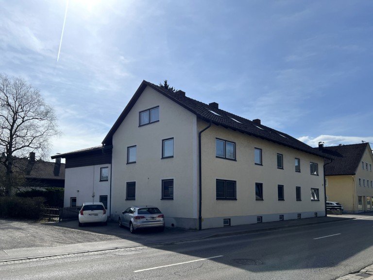 Stra�enansicht Marktoberdorf - Marktoberdorf Mehrfamilienhaus Mehrfamilienhaus mit 6 Wohnungen und Anbau Doppelhaush�lfte
