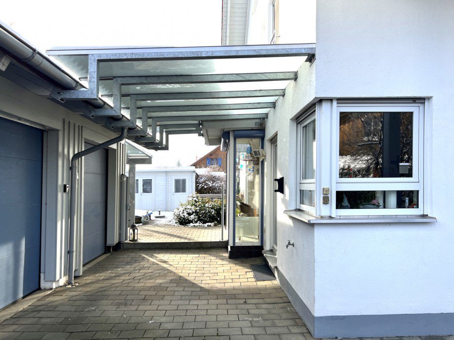 �berdachter Stellplatz Doppelhaush�lfte Pforzen