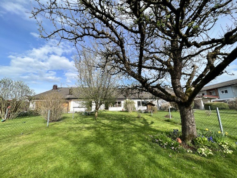 Garten Biessenhofen - H�rmanshofen Reihenmittelhaus Reihenmittelhaus mit 2 Garagen!