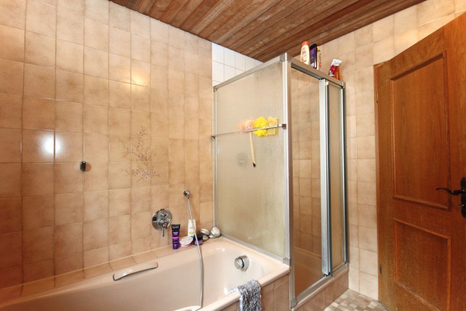 Bad Erdgeschoss Zweifamilienhaus Osterzell