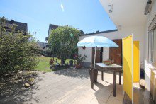 Terrasse Doppelhaush�lfte mit Garage