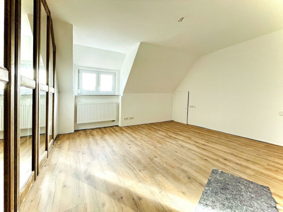 Schlafzimmer Dachgeschosswohnung Kaufbeuren
