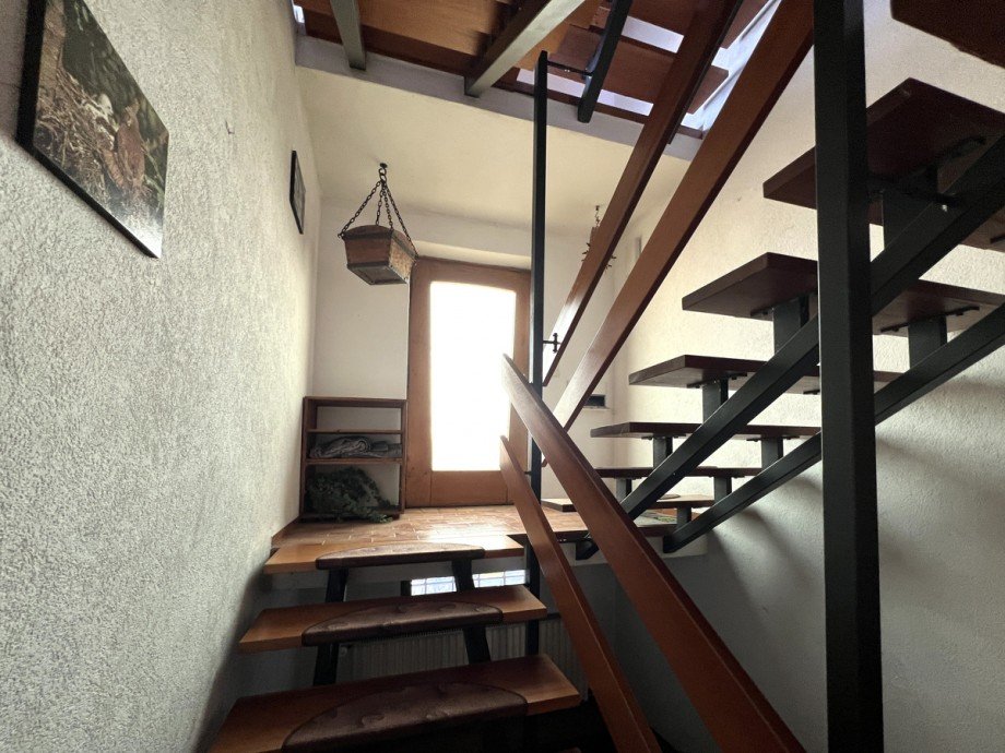 Treppenhaus Doppelhaush�lfte R�ckholz