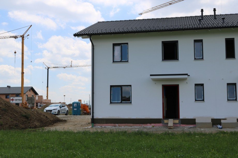 Eingang Doppelhaush�lfte Rieden