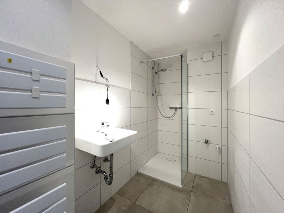 Bad mit Dusche Dachgeschosswohnung Kaufbeuren