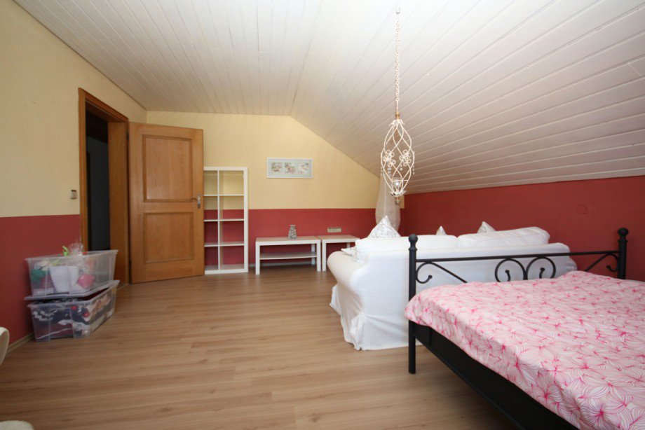 Kind 1 Einfamilienhaus Baisweil