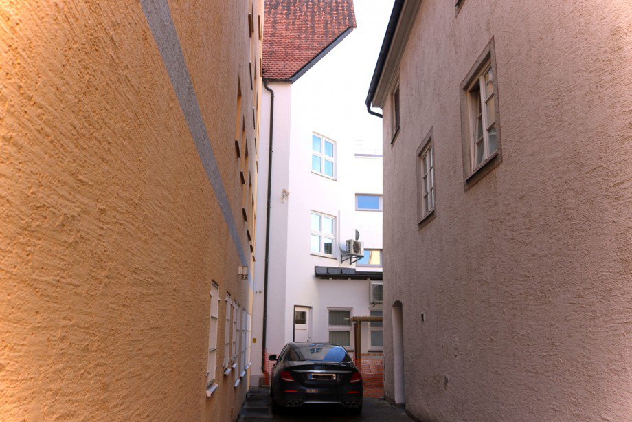 2 Pkw-Stellpl�tze hinter dem Haus B�rofl�che Kaufbeuren