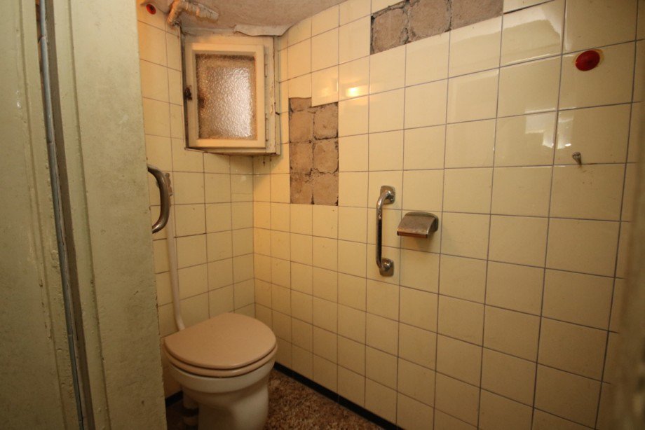 WC Doppelhaush�lfte Kaufbeuren