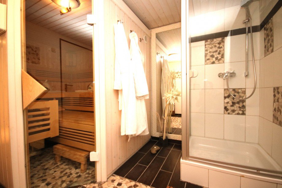 Sauna mit Dusche Einfamilienhaus Pforzen