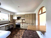 K�che Reihenmittelhaus mit PKW-Stellplatz in Zentrumsn�he.