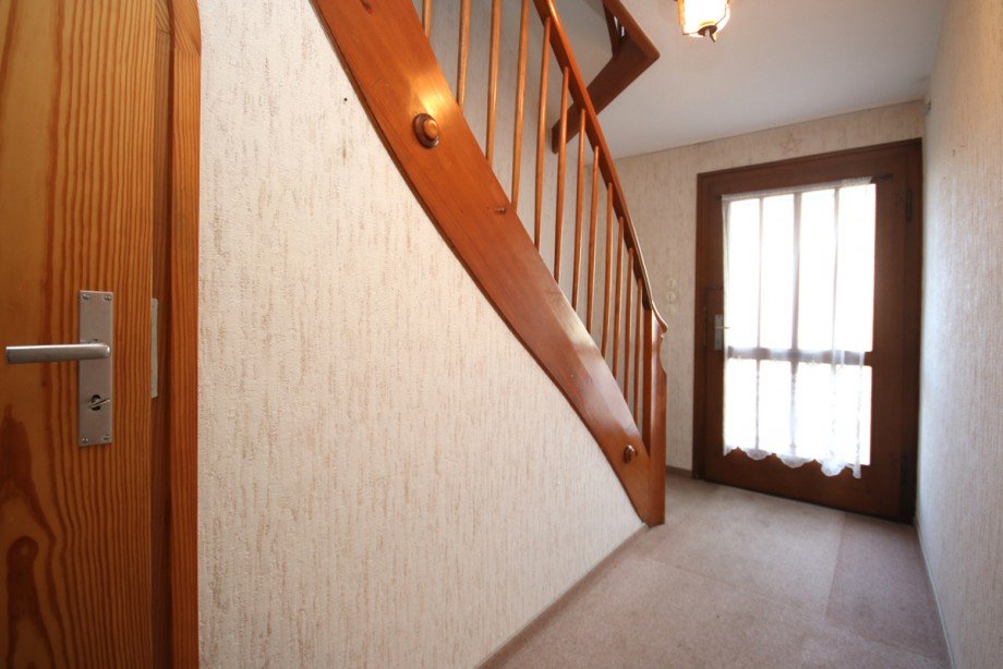 Flur EG Doppelhaush�lfte Mauerstetten