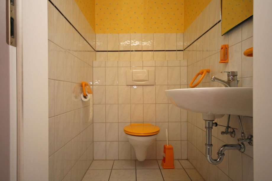 G�ste WC Doppelhaush�lfte Germaringen